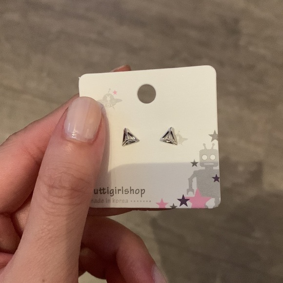 Brand new dainty sterling silver triangular studs - Picture 2 of 4